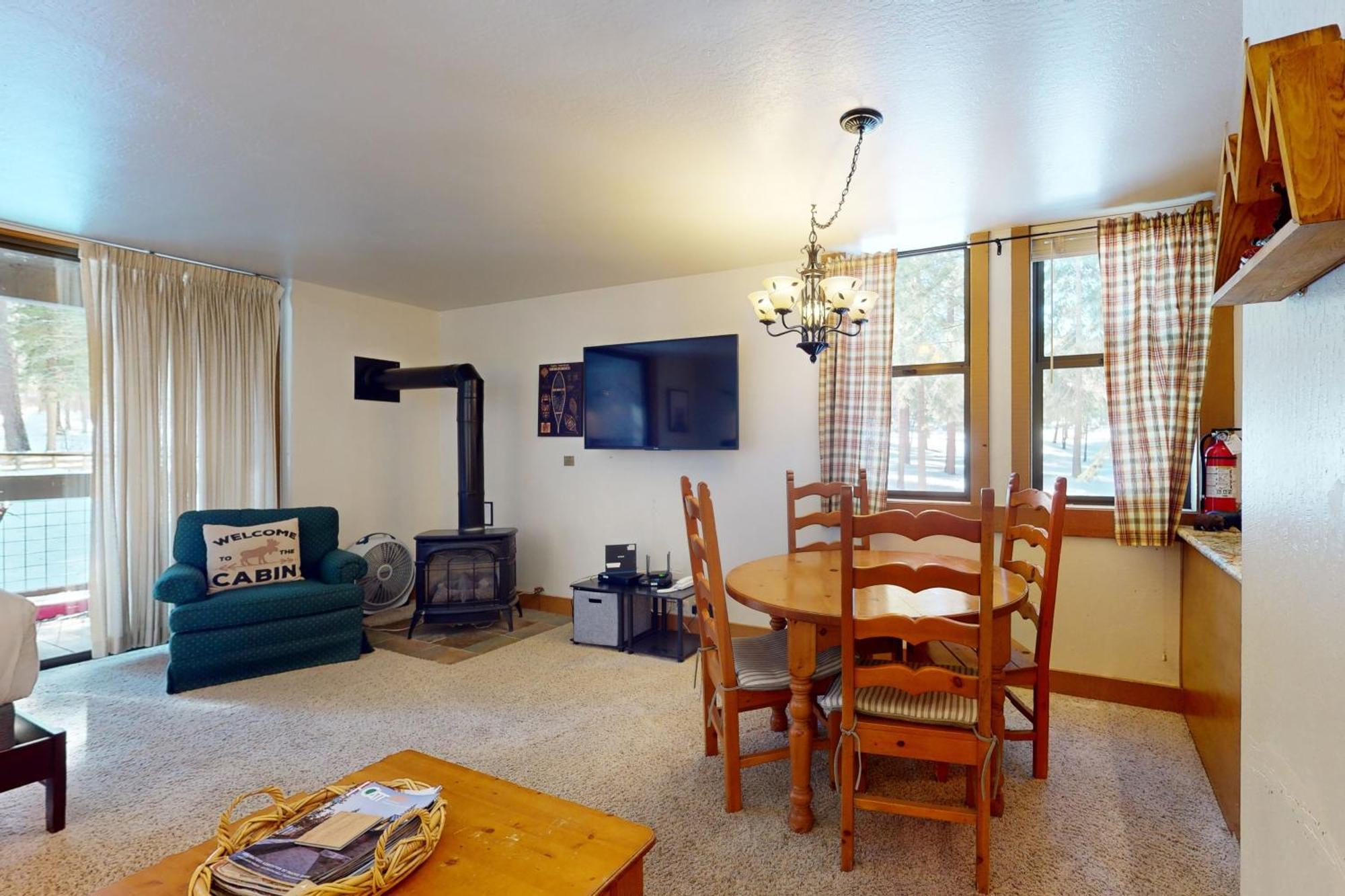 Aspen Grove Hideaway Hotel Truckee Exterior photo